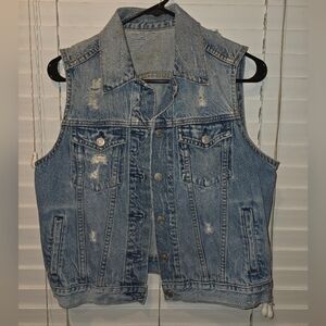 GAP Distressed Denim Vest – Women’s Medium Wash